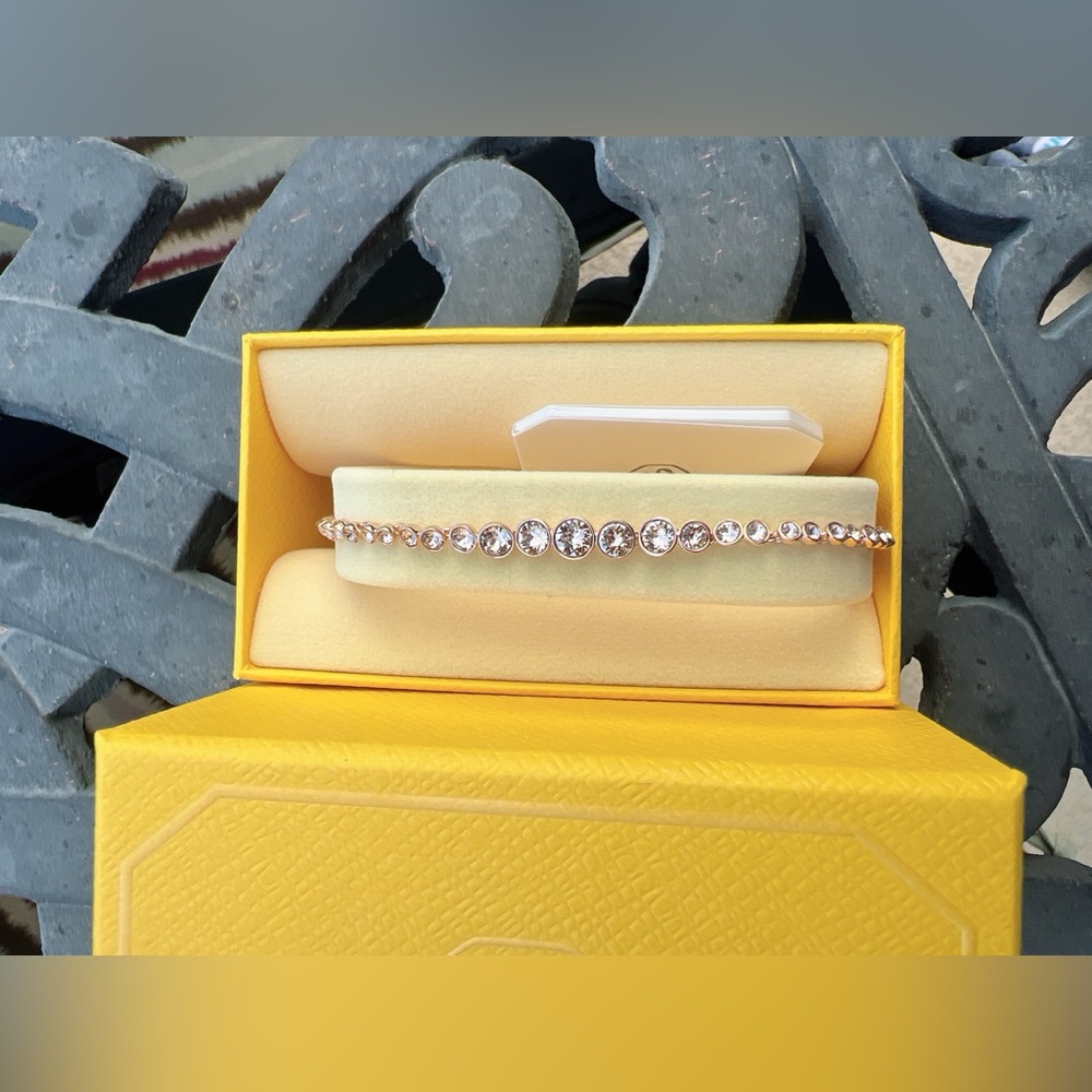SWAROVSKI Imber Tennis bracelet Mixed round cuts, Pink, Rose gold-tone plated - Picture 11 of 12